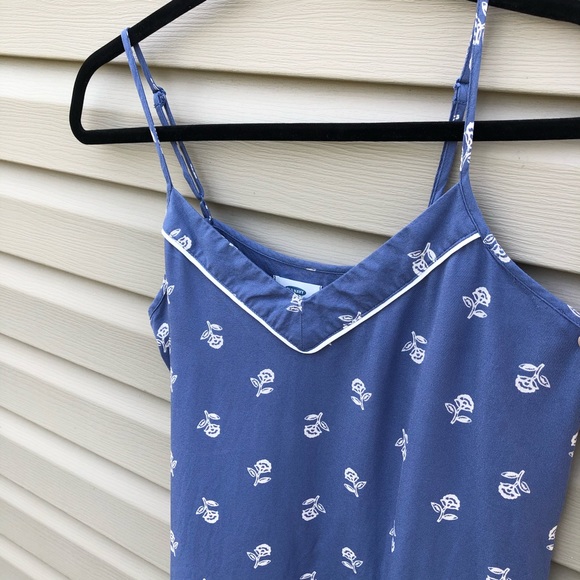 Old Navy | V-neck blue loose fit cami - Picture 3 of 5